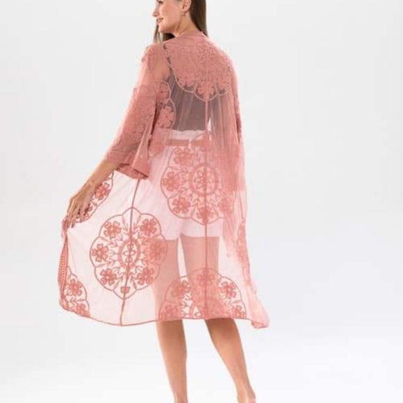 Pretty Pink 🩷 Lace Kimono - Picture 4 of 4